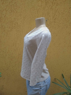Blusa Bege com Detalhe Rendado e Decote em V Tamanho: GG (Veste 50/52) - Tio Apu Store