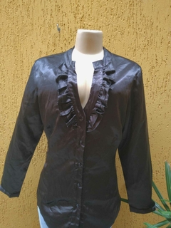 Camisa Retrô Feminina Preta de Cetim com Gola Franzida Tamanho: 48 - comprar online