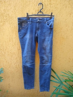 Calça Jeans Skinny Feminina Azul Médio – Tamanho P (Veste 38)