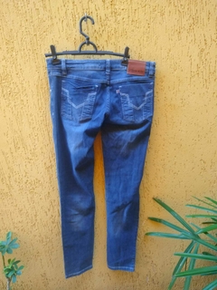 Imagem do Calça Jeans Skinny Feminina Azul Médio – Tamanho P (Veste 38)