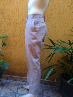 Imagem do Calça Plus Size Masculina Cinza Claro de Corte Reto com Pregas - Tamanho 50