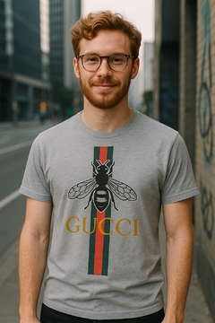 Camiseta Cinza com Estampa Gucci Bee Tamanho G