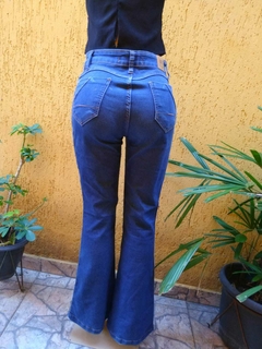 Calça Jeans Flare Cintura Alta Feminina - Tamanho 44 - loja online