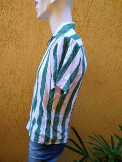 Camisa Slim Fit Listrada Verde e Branco - Tamanho P - loja online