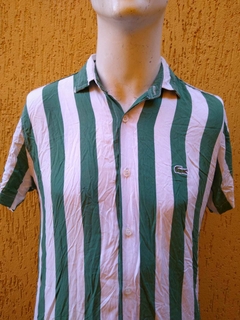 Camisa Slim Fit Listrada Verde e Branco - Tamanho P - Tio Apu Store