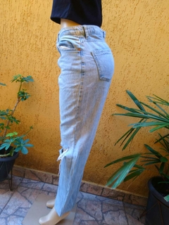 Imagem do Calça Jeans Reta Destroyed Azul Claro- Tamanho 40