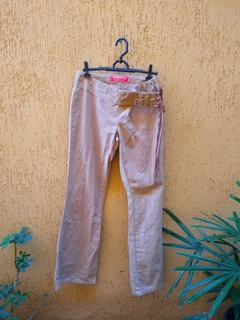 Calça Bege Cintura Alta com Cinto de Tachinhas - Tamanho 40 - comprar online