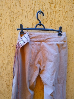 Imagem do Calça Bege Cintura Alta com Cinto de Tachinhas - Tamanho 40
