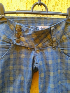 Calça Jeans Xadrez Azul e Amarelo - Tamanho 38 - loja online