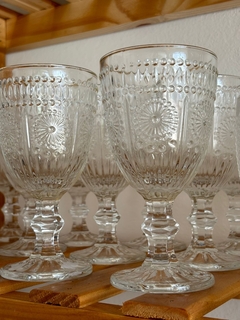 Copas de vidrio con borde dorado