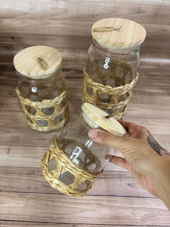 Frasco con tapa de madera en internet