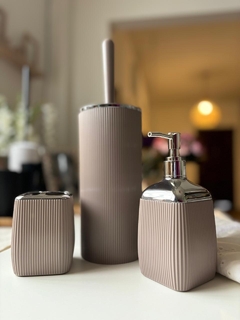 Vaso, dispenser y cepillo para baño - comprar online
