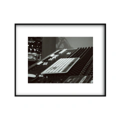 Frecuencia - 01 edición blanco y negro en internet