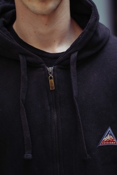 CAMPERA CANGURO - TRES ANGULOS en internet