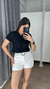 Short branco cinto flor