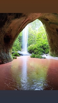 A Caverna Refúgio do Maruaga, localizada na Gruta da Judéia, em Presidente Figueiredo, Amazonas, é uma das mais fascinantes e misteriosas cavernas da região. A caverna tem cerca de 100 metros de extensão, e sua história está profundamente ligada à lenda d