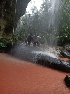 Venha explorar as paisagens incríveis da Gruta do Maroaga, em Presidente Figueiredo. Aventure-se por trilhas emocionantes em meio à Floresta Amazônica, admire as formações geológicas fascinantes e sinta a energia de um dos destinos mais preservados da reg