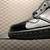 Air Jordan 1 High Black Metallic Gold na internet