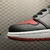 Air Jordan 1 Low Bred Toe na internet