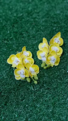 Acessório Tiki Orquídeas amarela na internet