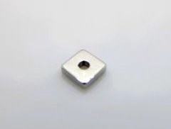Entremeio quadrado maciço com furo 6x1,5mm níquel free - 17 gramas - comprar online