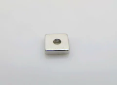 Entremeio quadrado maciço com furo 6x1,5mm níquel free - 17 gramas
