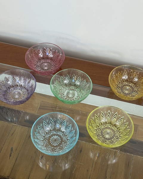 conjunto de potinhos coloridos