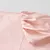 Vestido feminino de seda rosa, com mangas bufantes e botões na frente. - loja online