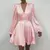 Vestido feminino de seda rosa, com mangas bufantes e botões na frente. - Bia Modas | Vestidos Casuais e de Festa com Estilo e Elegância