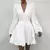 Vestido feminino de seda rosa, com mangas bufantes e botões na frente. - comprar online