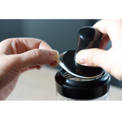 Especiero de vidrio con tapa especias CUCHARA - Tu_tienda_onlineya
