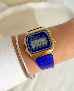 Reloj Casio de goma colores borde dorado - comprar online
