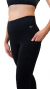 Calça preta com bolsos na internet