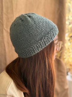 Gorro a dos agujas verde
