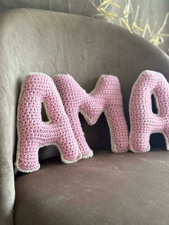 Letras a crochet. - comprar online