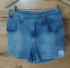 Short Jeans