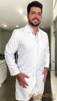 Jaleco Masculino Bordado Dermatologia - Microfibra Gabardine - Bulgarelli Jalecos & Bordados