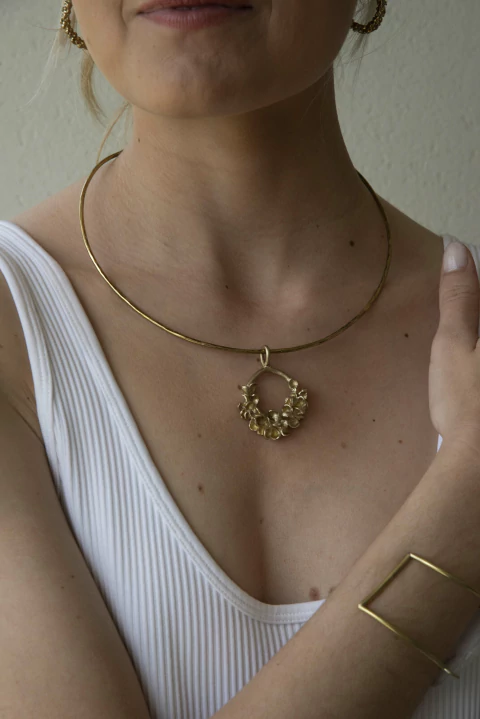 Ella es la flor más bella