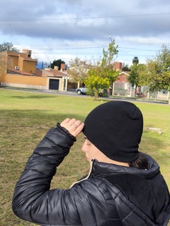 Gorrito de lana Negro - comprar online