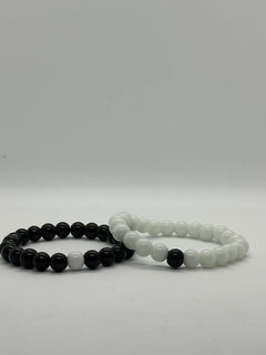 White and Black - comprar online