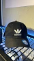 Boné Adidas na internet