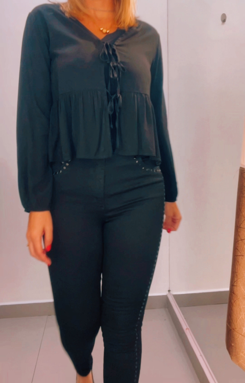 Blusa Lorena com amarração e babado