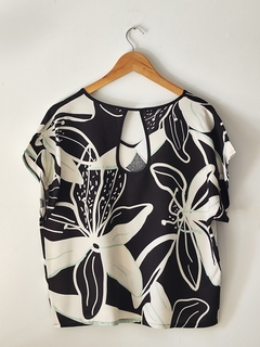 Blusa De Fibrana Oversize,estampas Varias en internet