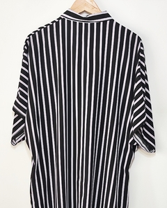 Vestido Chemise Extralargo Rayado Con Mariposa - La Garbo