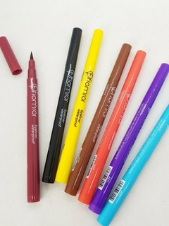 Delineador en fibra waterproof de Fiomror - COQUETTE MAKE•UP