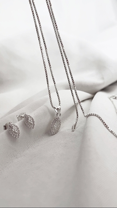 Colar navete cristal na internet