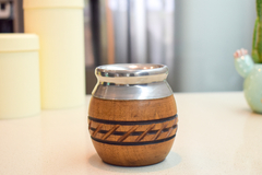 Mate de algarrobo con virola de acero inoxidable