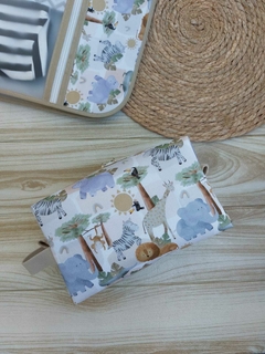 NECESSAIRE BOX SAFARI AQUARELA - Ateliê Taty Nascimento