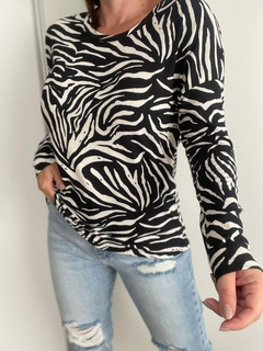 Remeron estampado - Juana indumentaria y calzado