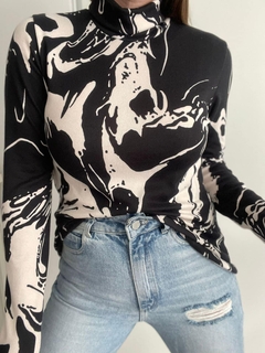 Polera estampada - Juana indumentaria y calzado